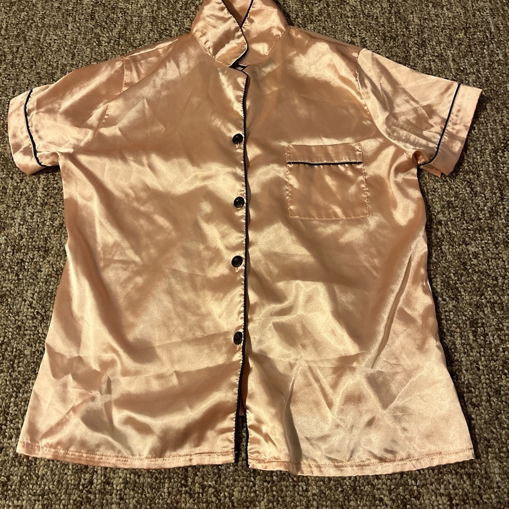 rose gold satin pyjama top with black trim #loungewear